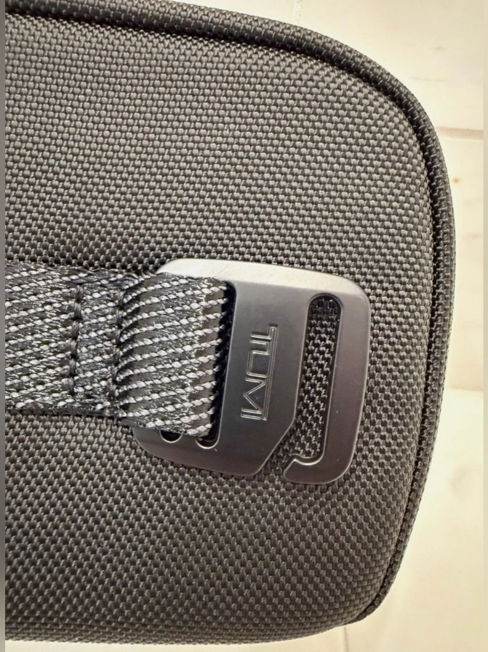 NEW Tumi + 8.0” x 4.5” Ballistic Nylon Zip Around Case - SOLID BLACK